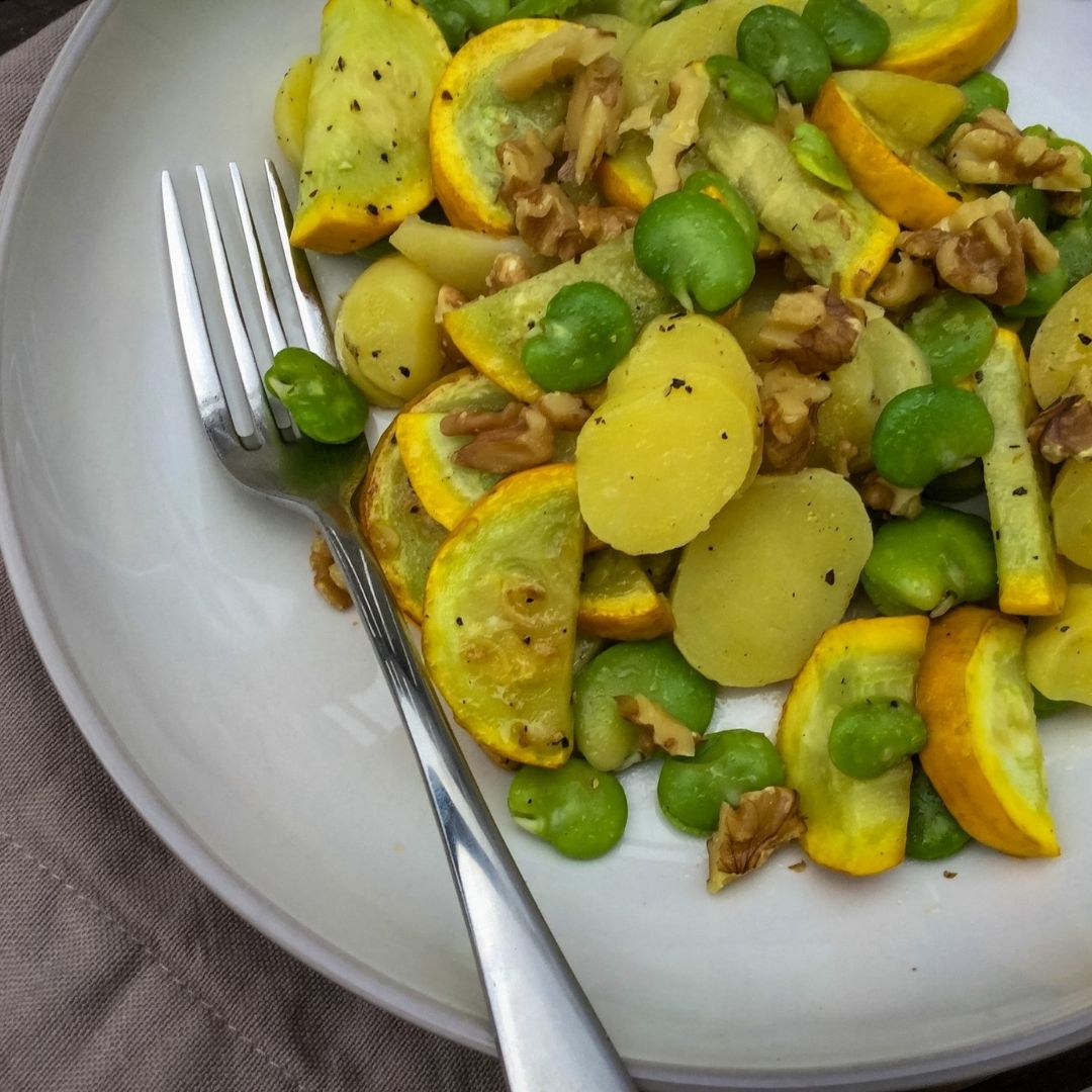 Bean me up - Salat aus Dicken Bohnen, Zucchini und Walnüssen ...